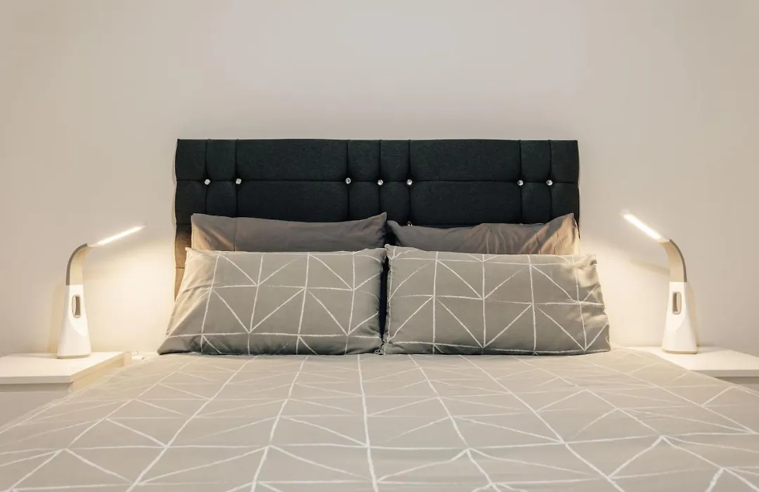 Modern Peaceful Flat In Town-1